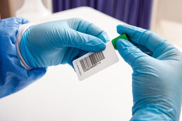 La importancia del etiquetado en dispositivos médicos y su impacto en la seguridad clínica